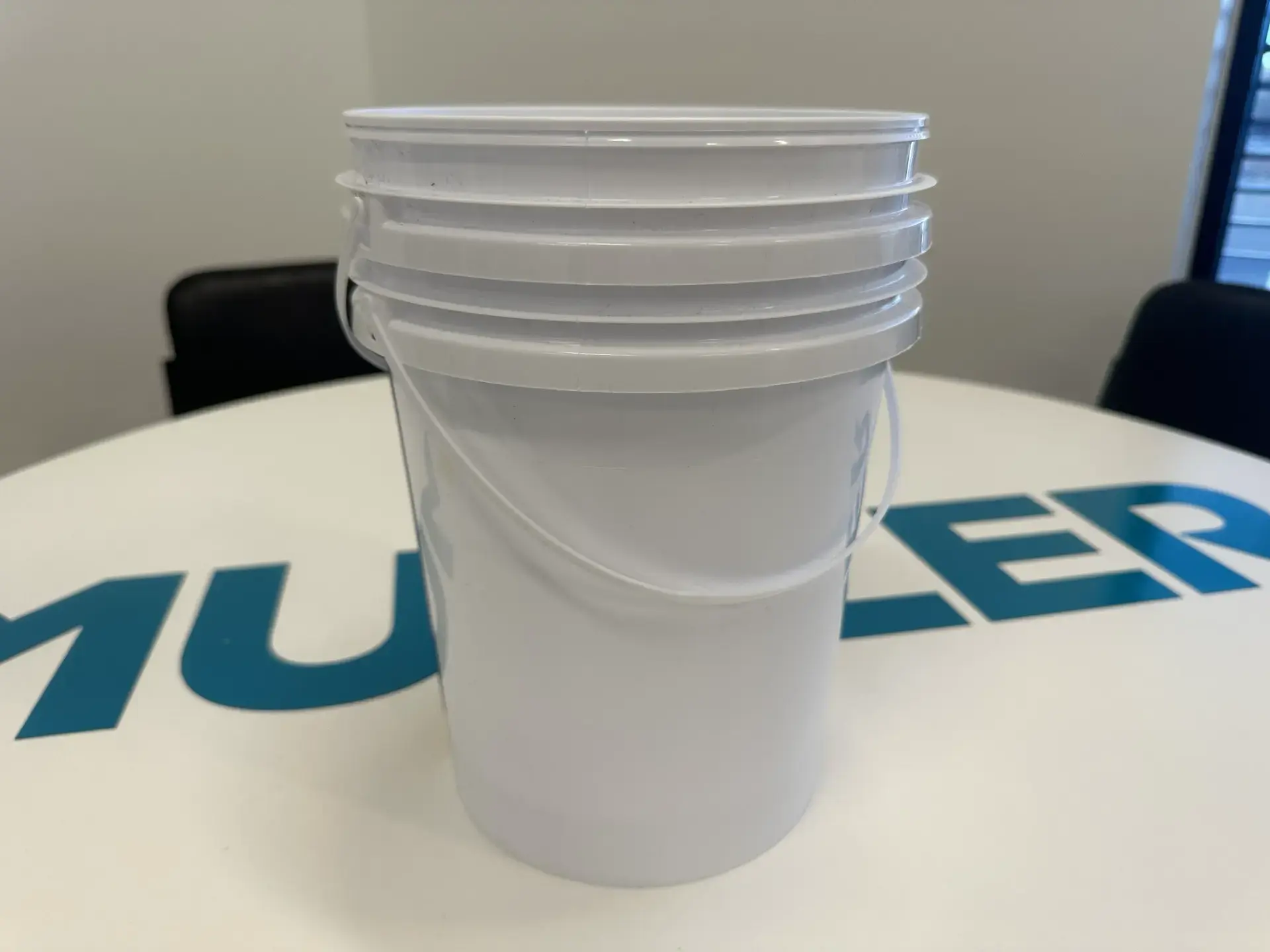 Pails & Containers